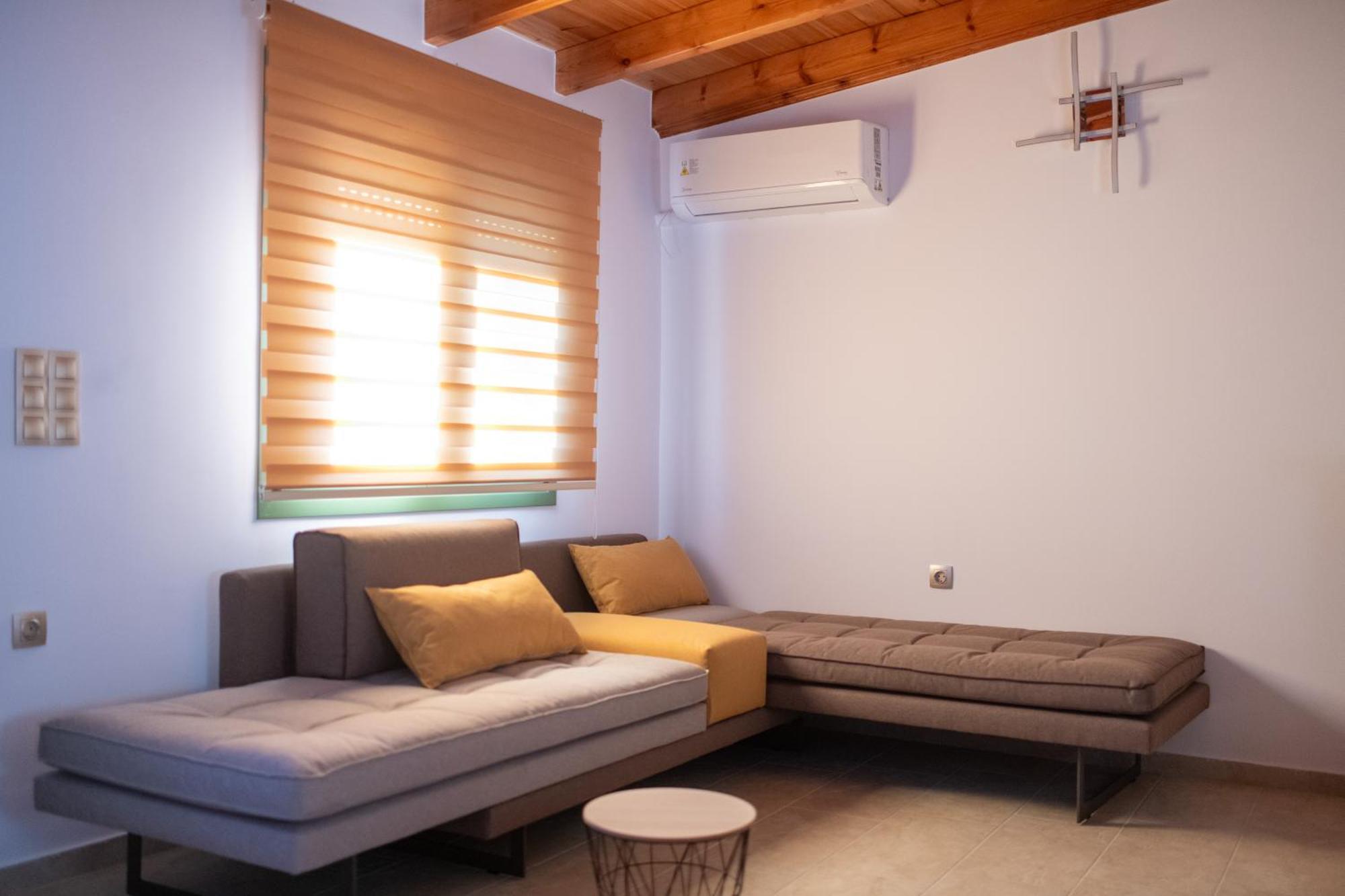 House By The Sea Villa Aigio Exterior photo