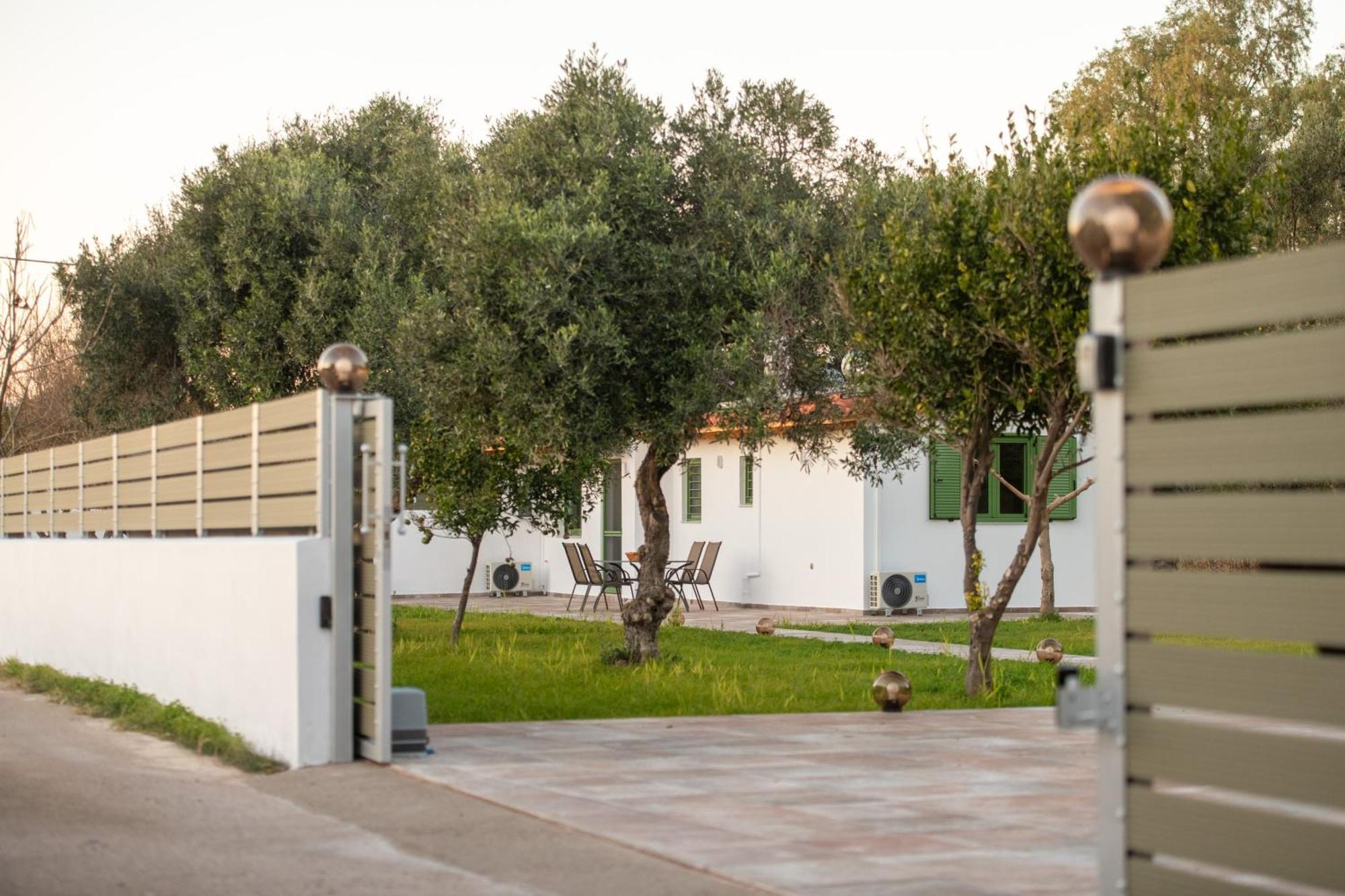 House By The Sea Villa Aigio Exterior photo